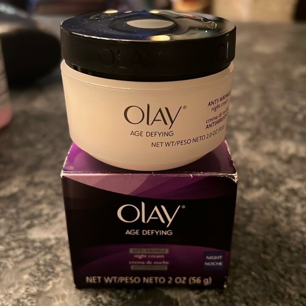 Olay Age Defying Anti Wrinkle Night Cream 2oz - New in Box